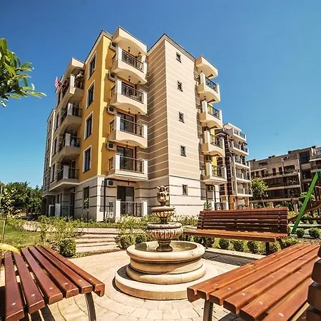 South Star Apartment *